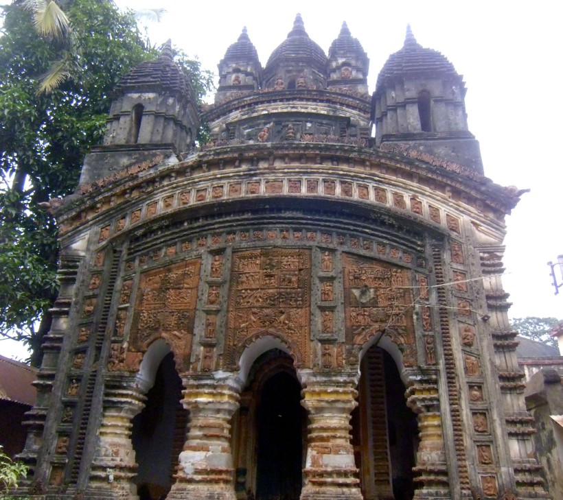 Lord Damodar's Navaratna Temple of Dey Family, Joypur